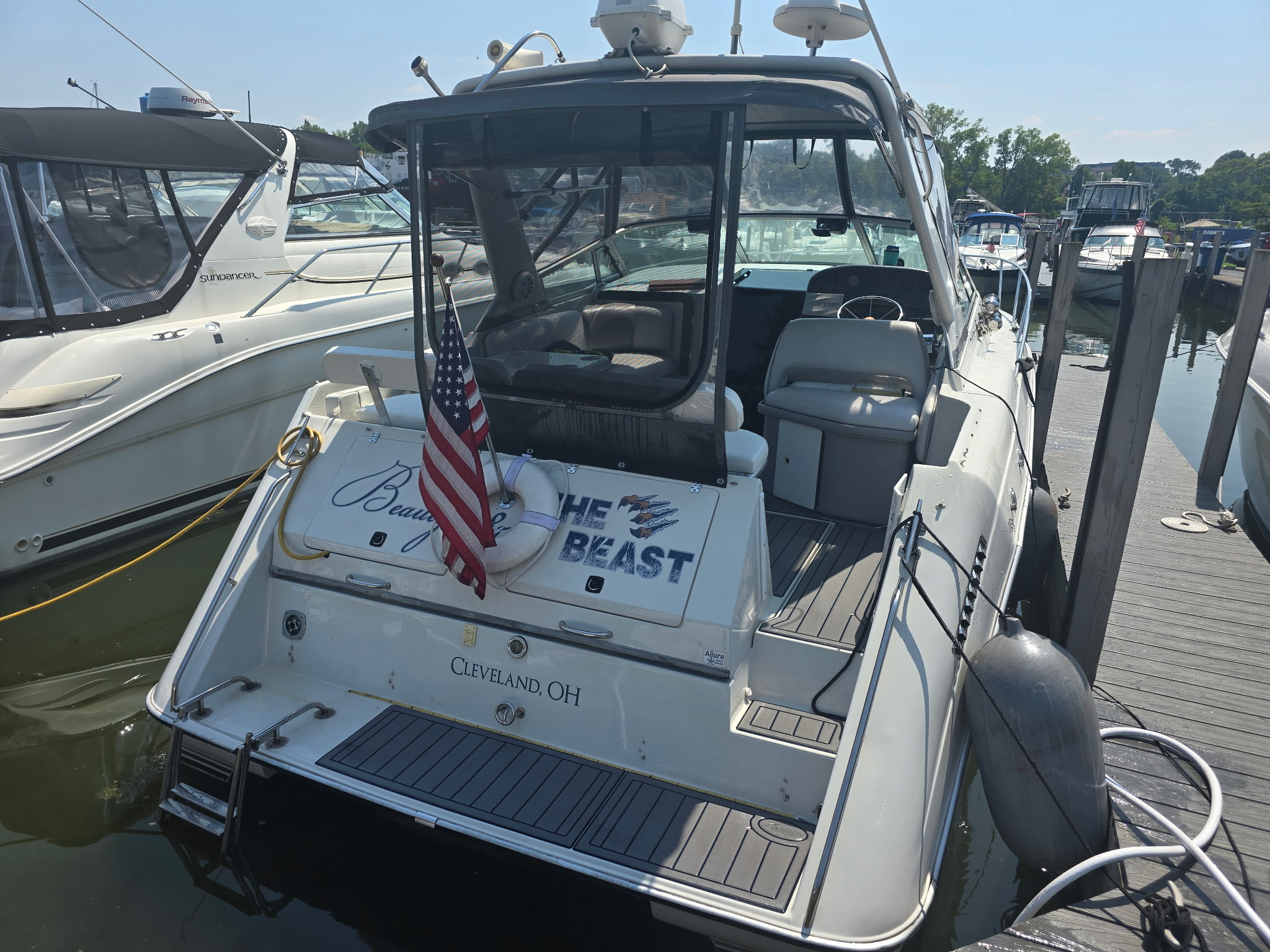 Boat image 1 - 1990 Regal Commodore 320