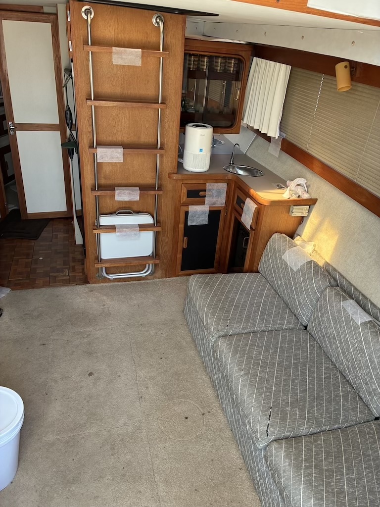 Boat image 3 - 1987 Carver 32 Mariner