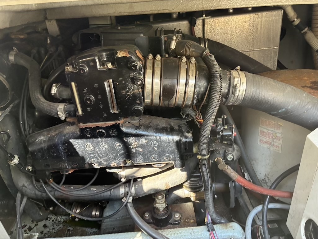 Boat image 7 - 1987 Carver 32 Mariner