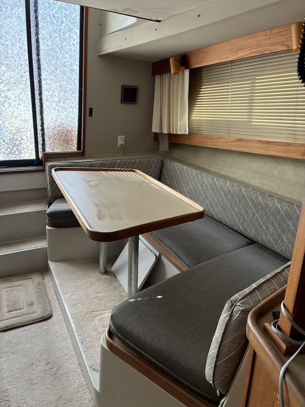 Boat image 14 - 1987 Carver 32 Mariner