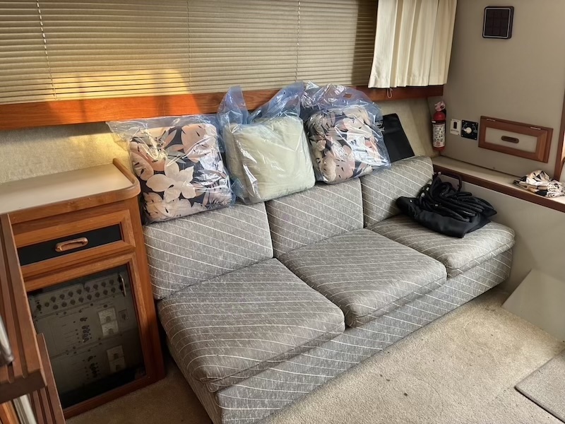 Boat image 15 - 1987 Carver 32 Mariner