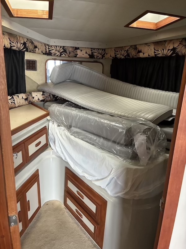 Boat image 17 - 1987 Carver 32 Mariner