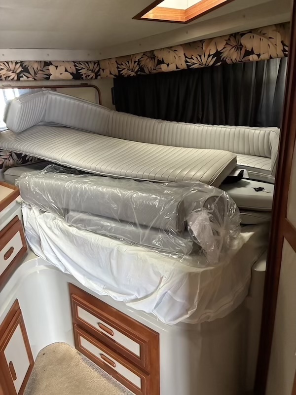 Boat image 22 - 1987 Carver 32 Mariner