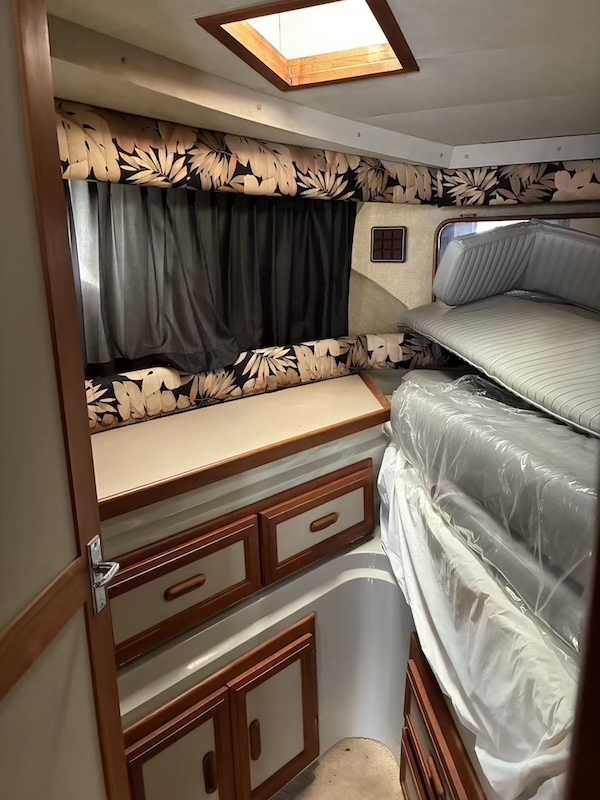 Boat image 23 - 1987 Carver 32 Mariner