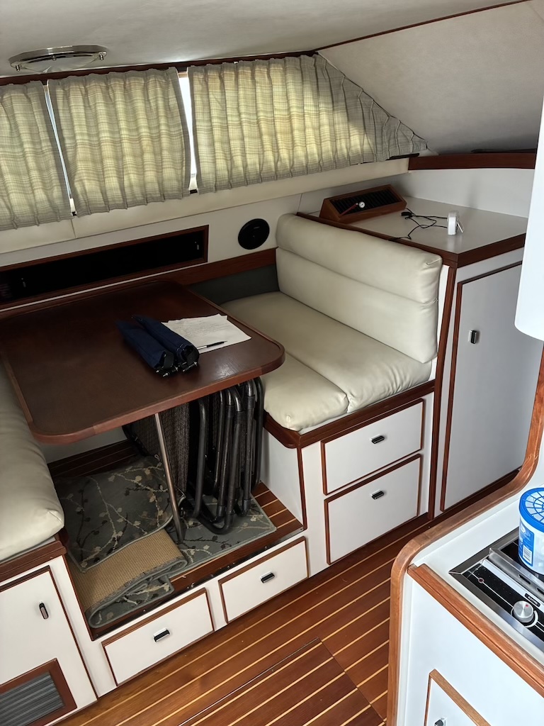 Boat image 4 - 1989 Tiara 3300 Sport Flybridge