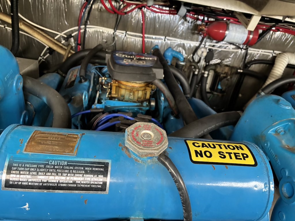 Boat image 7 - 1989 Tiara 3300 Sport Flybridge