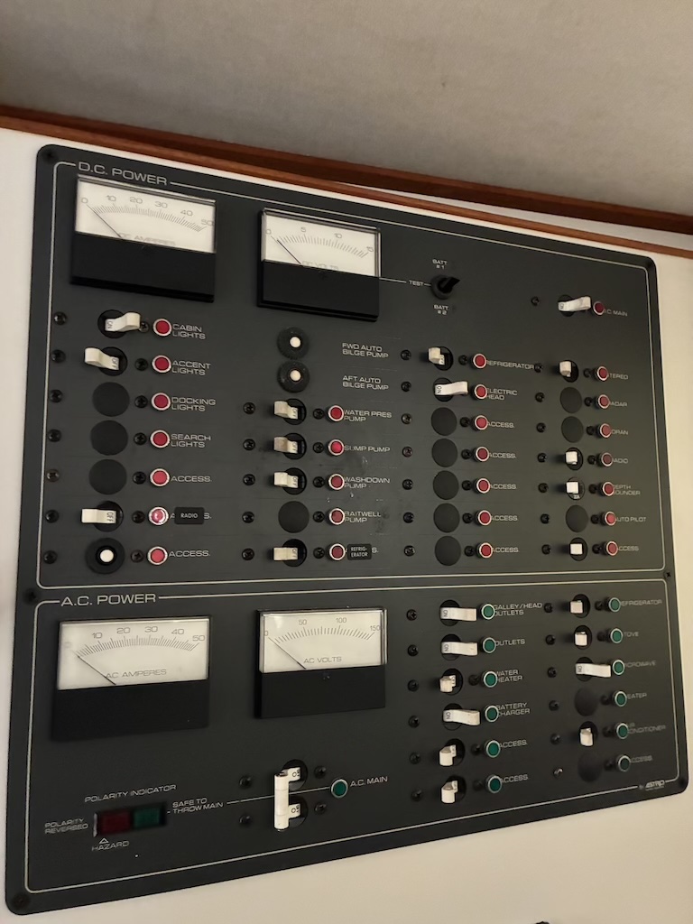 Boat image 9 - 1989 Tiara 3300 Sport Flybridge