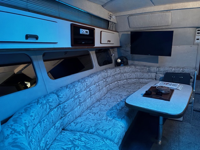 Boat image 2 - 1990 Sea Ray 350 Express Cruiser