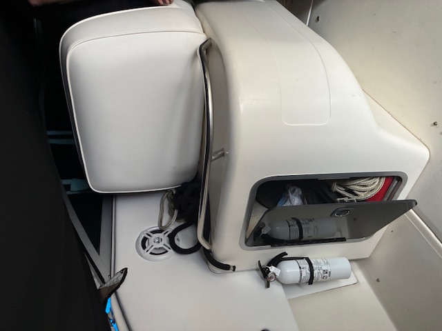 Boat image 5 - 1990 Sea Ray 350 Express Cruiser