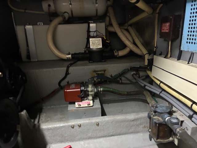 Boat image 7 - 1990 Sea Ray 350 Express Cruiser