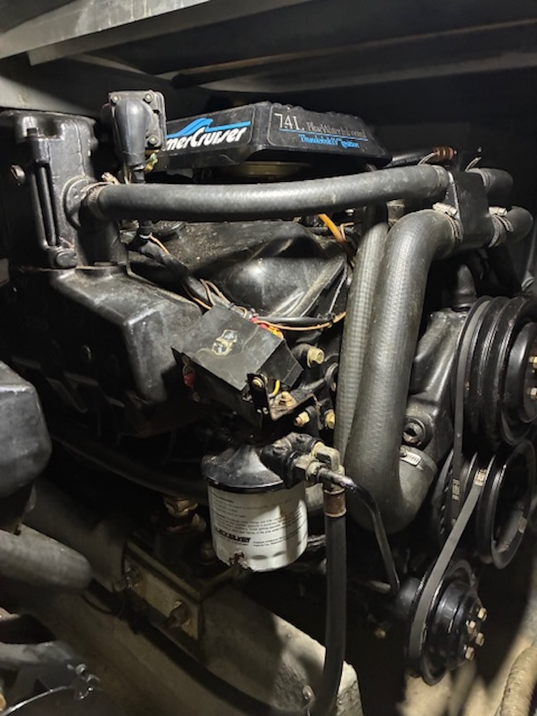 Boat image 8 - 1990 Sea Ray 350 Express Cruiser