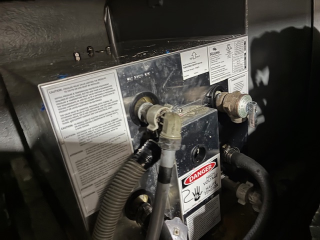 Boat image 9 - 1990 Sea Ray 350 Express Cruiser