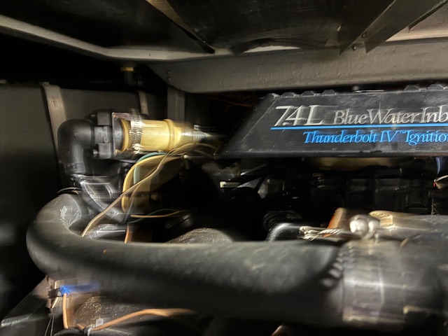 Boat image 12 - 1990 Sea Ray 350 Express Cruiser