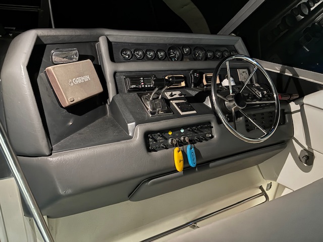 Boat image 16 - 1990 Sea Ray 350 Express Cruiser