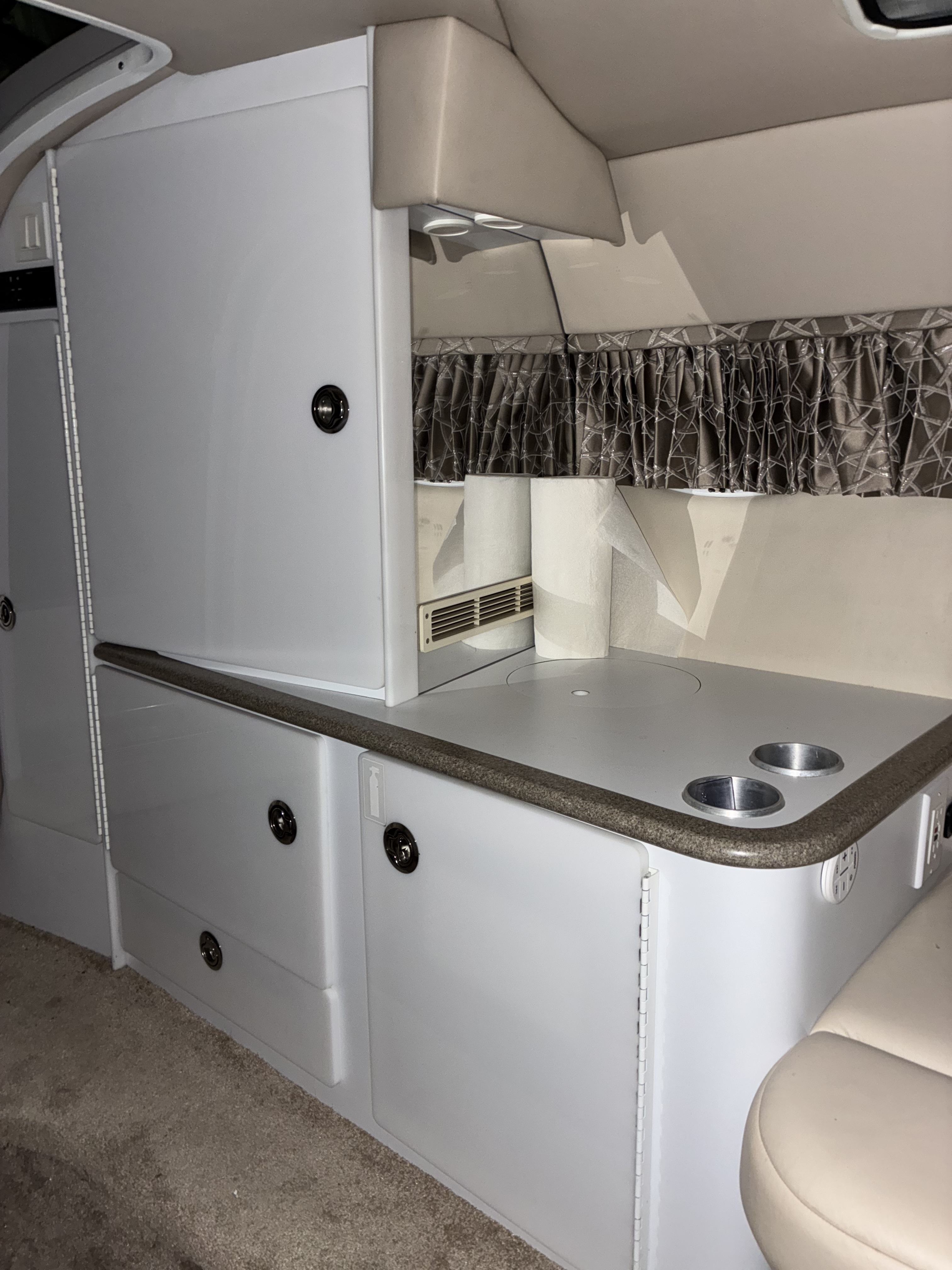 Boat image 9 - 1998 Formula 330 SS