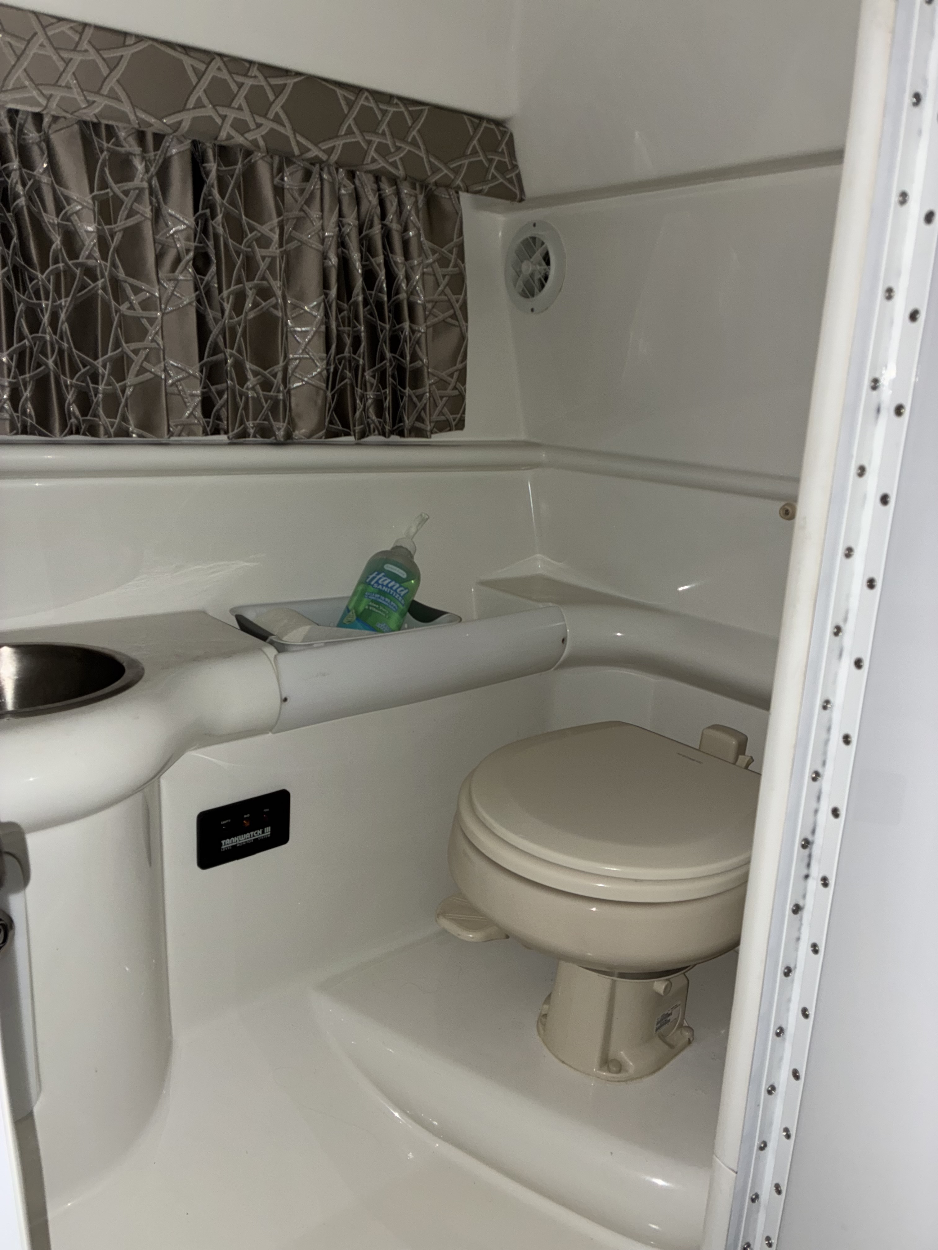 Boat image 10 - 1998 Formula 330 SS