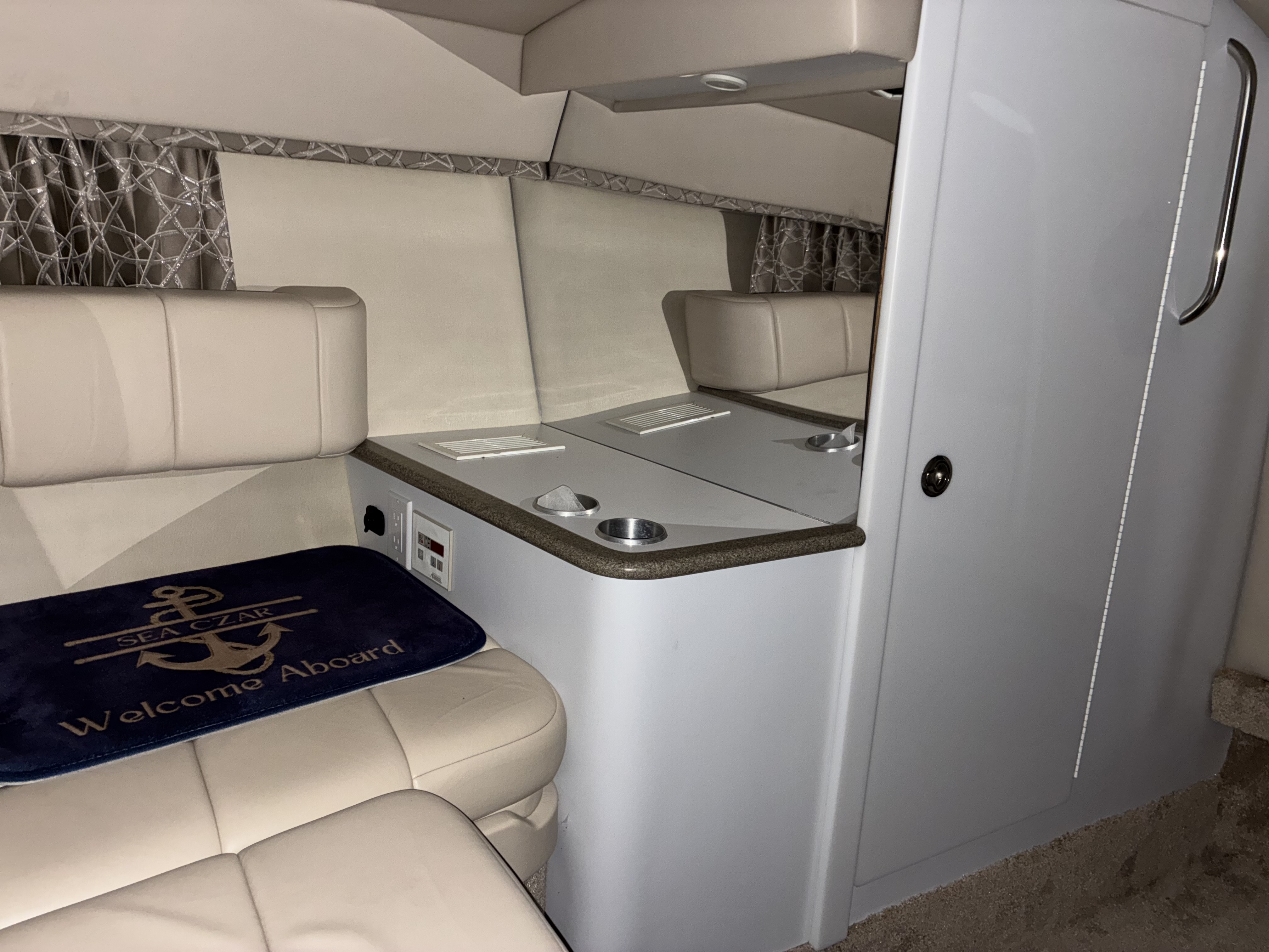 Boat image 11 - 1998 Formula 330 SS