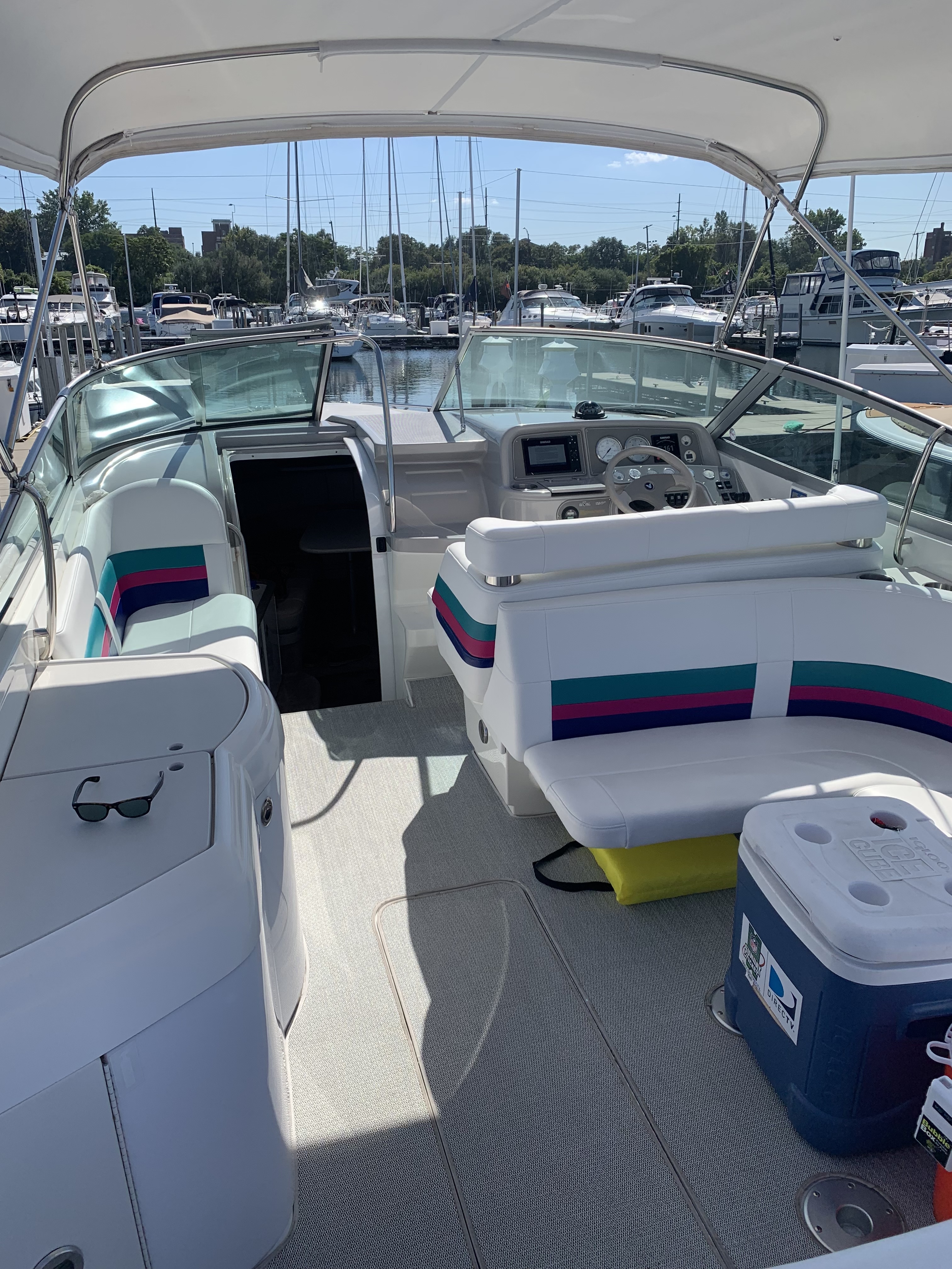 Boat image 2 - 1998 Formula 330 SS