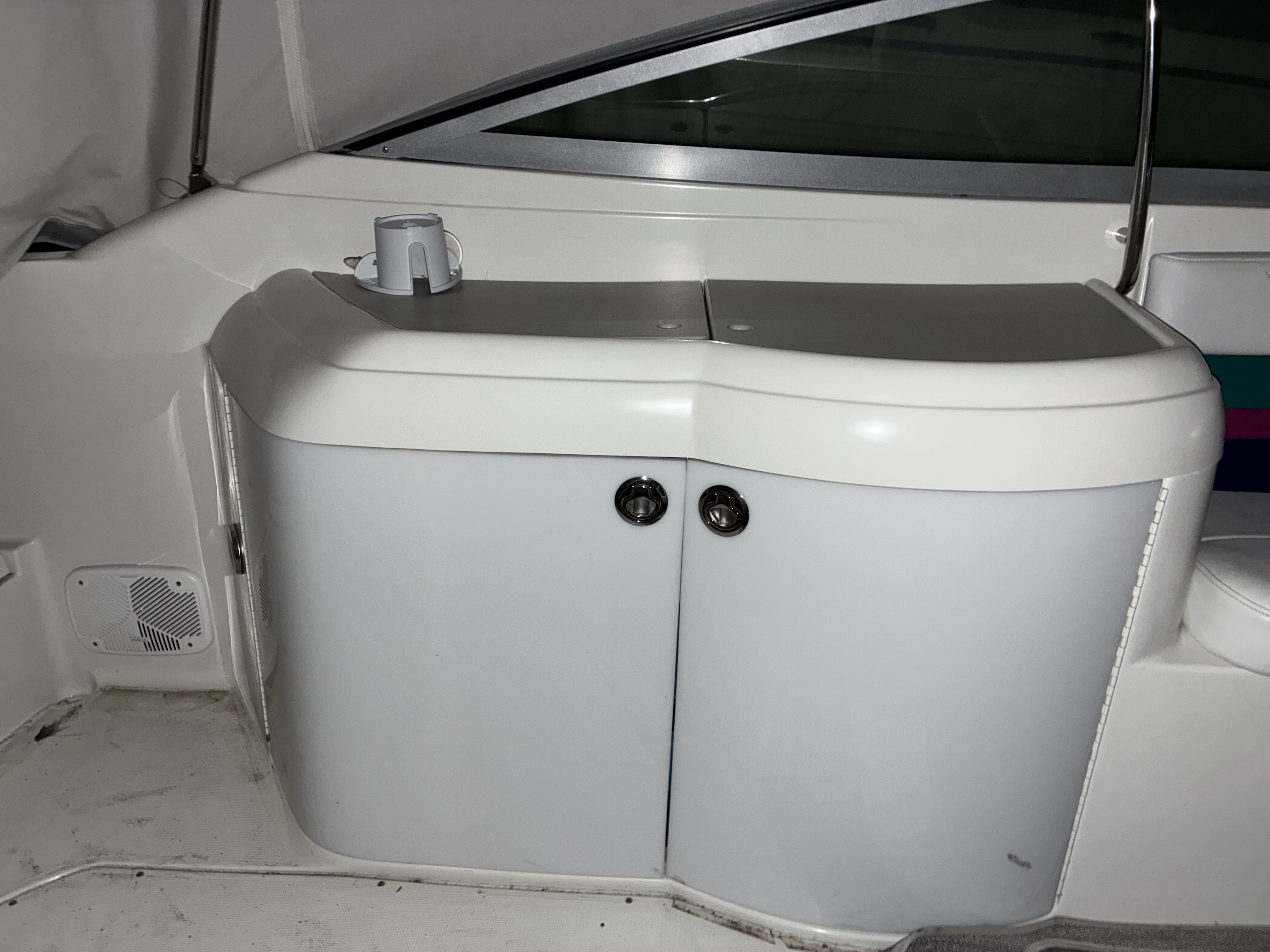 Boat image 6 - 1998 Formula 330 SS