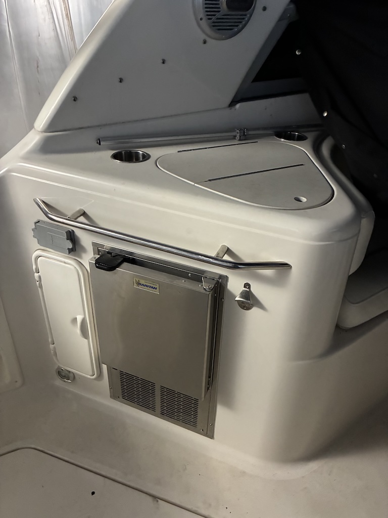 Boat image 7 - 2004 Monterey 302 Cruiser