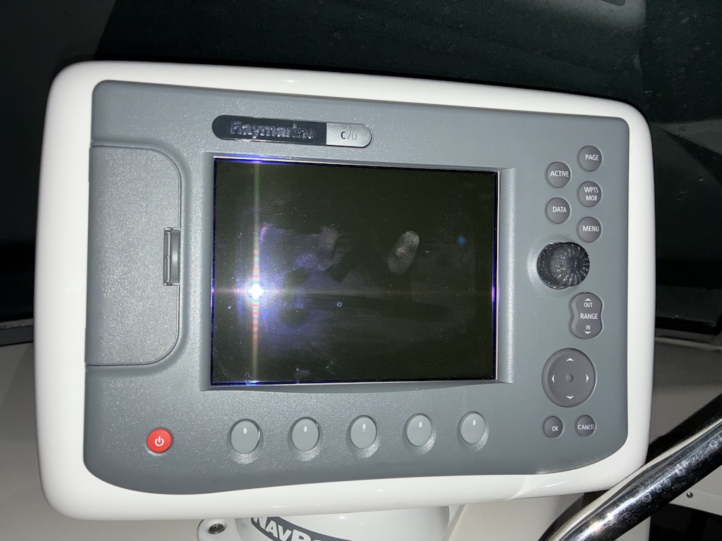 Boat image 5 - 2004 Monterey 302 Cruiser