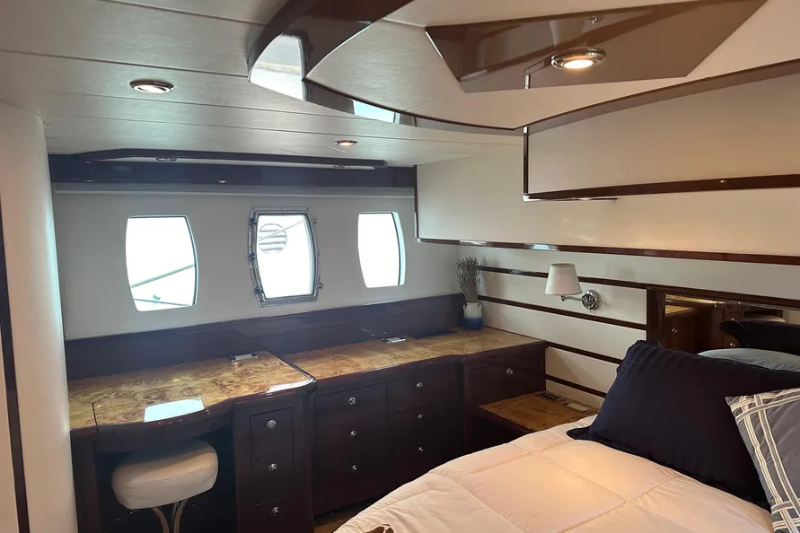 Boat image 25 - 2012 Neptunus 62 Flybridge