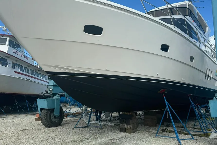 Boat image 1 - 2012 Neptunus 62 Flybridge
