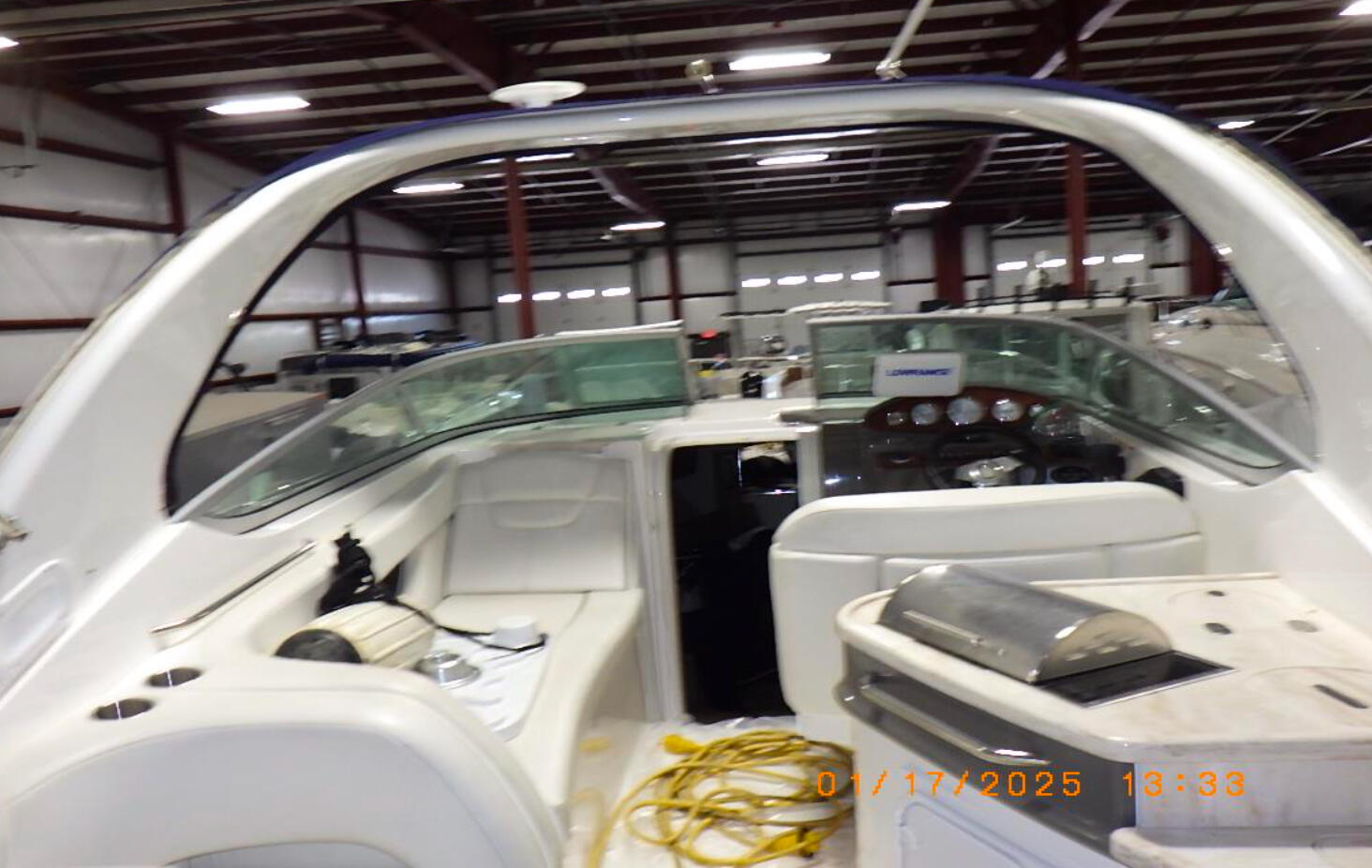 Boat image 3 - 2015 Rinker 290