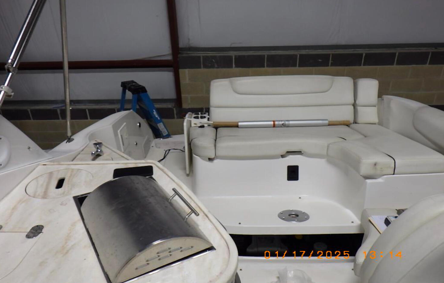Boat image 4 - 2015 Rinker 290