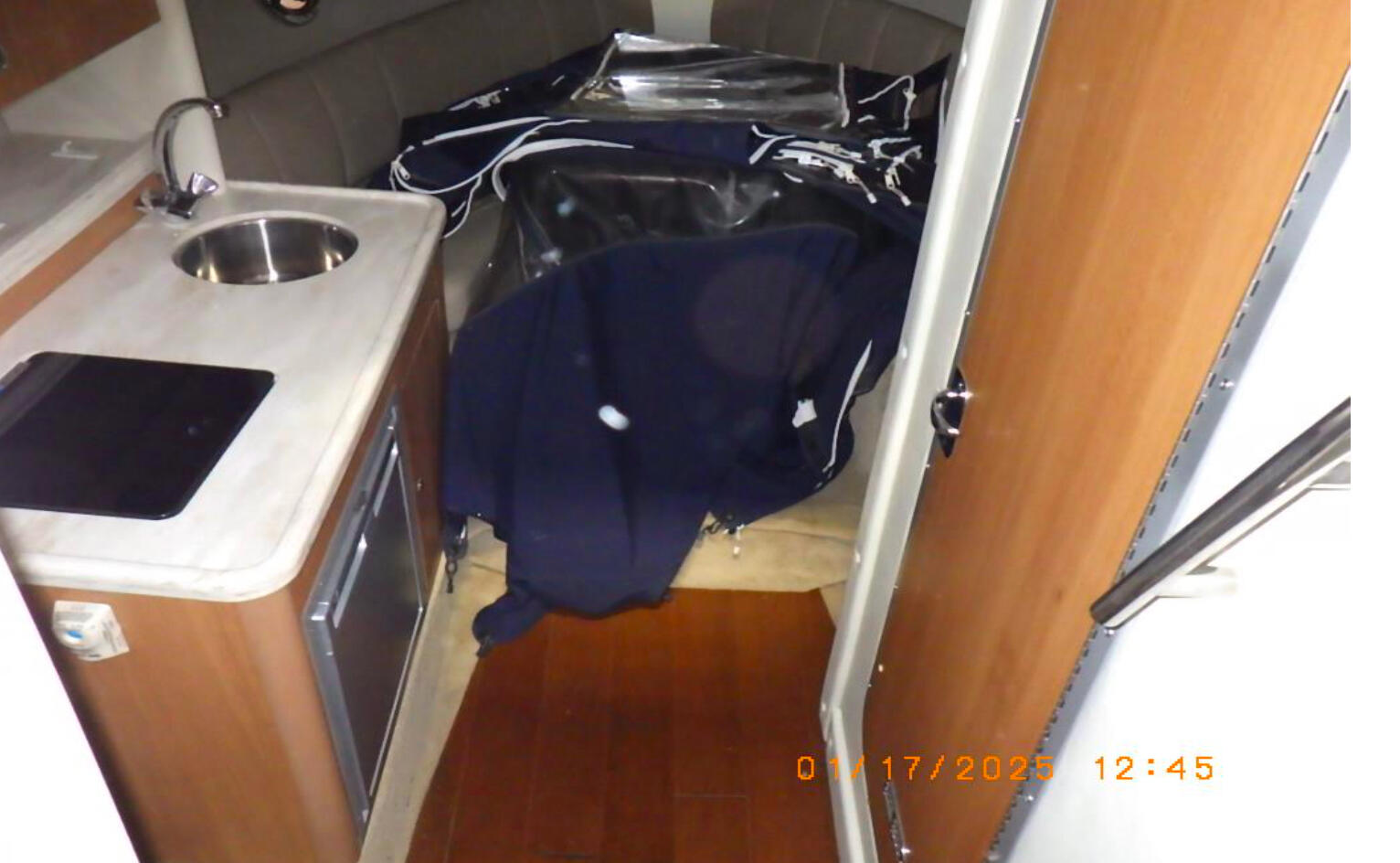 Boat image 5 - 2015 Rinker 290