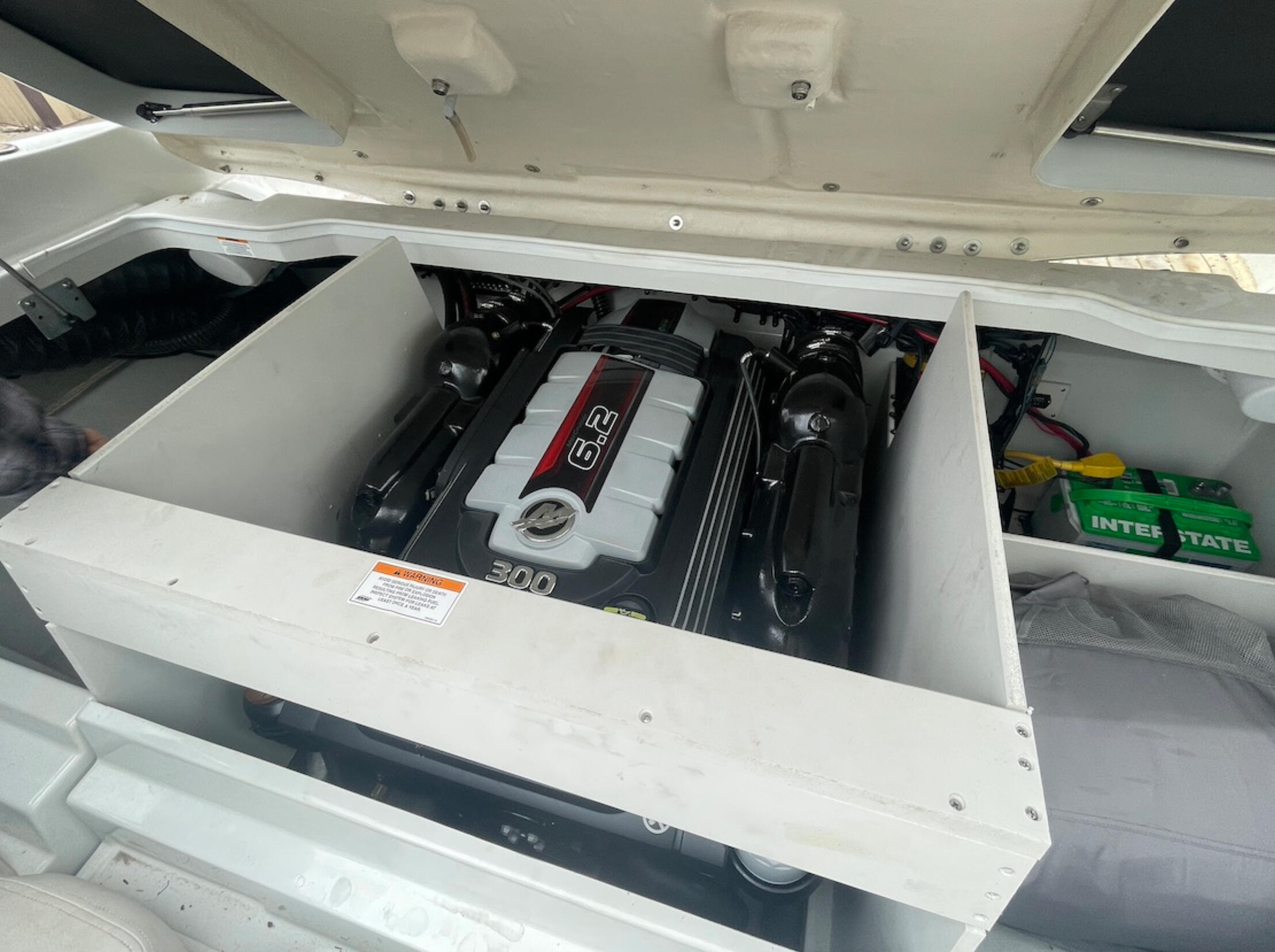 Boat image 2 - 2018 - Crownline - 235 SS Bow Rider