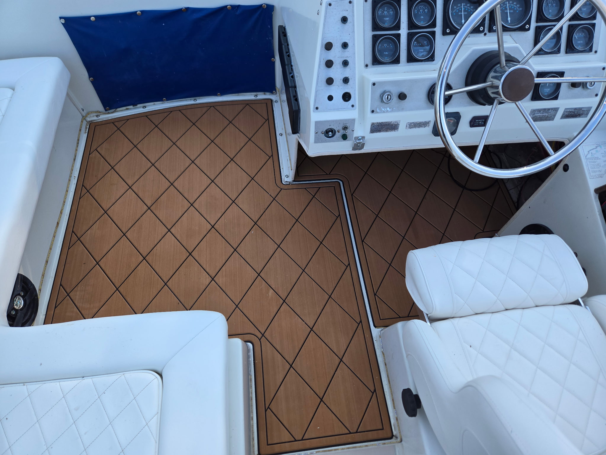 Boat image 4 - 1987 Carver Santego 2767
