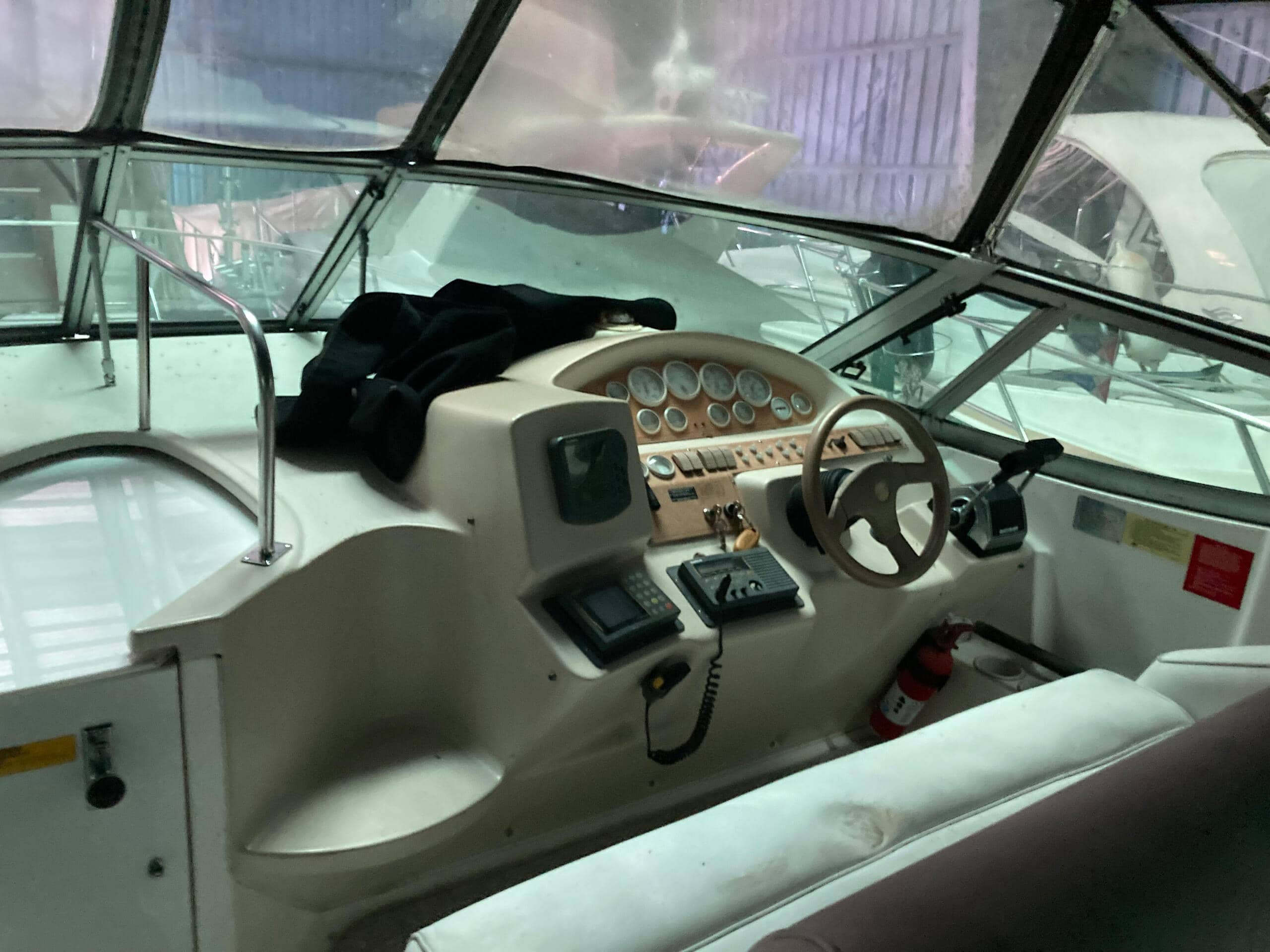 Boat image 4 - 1997 Cruisers 3075 Rogue