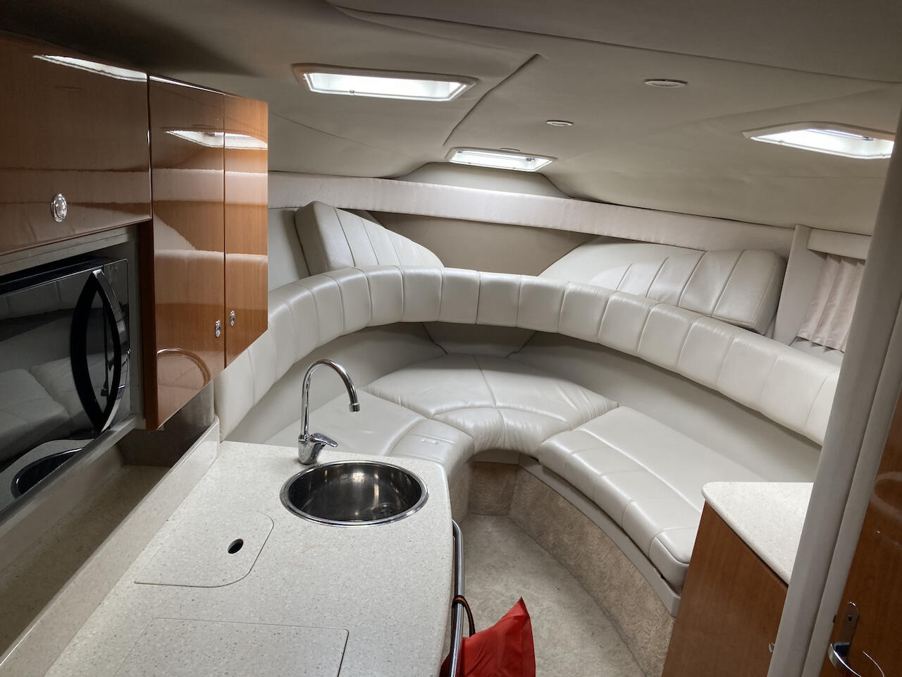 Boat image 3 - 2005 Formula 27 PC