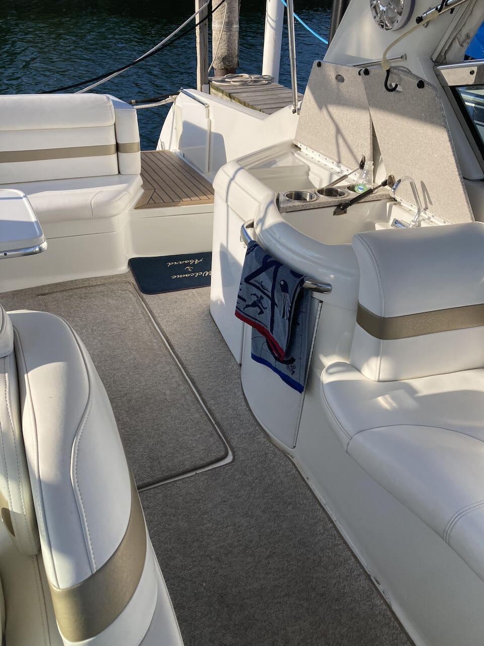 Boat image 4 - 2004 Formula 330 SS