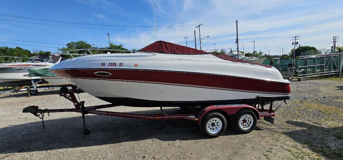 Boat image 1 - 1996 Four Winns Sundowner 225 with Trailer
