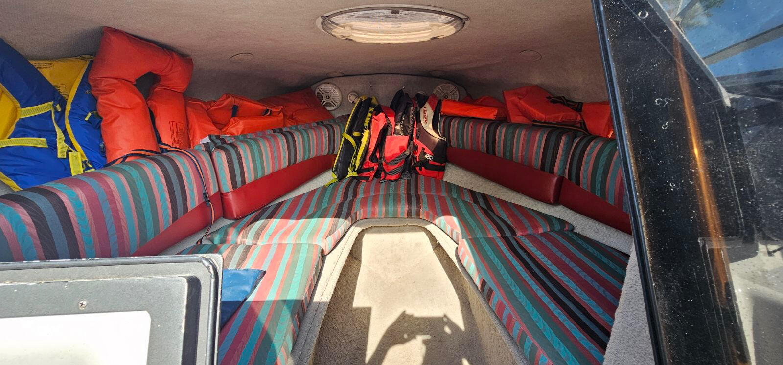Boat image 4 - 1996 Four Winns Sundowner 225 with Trailer