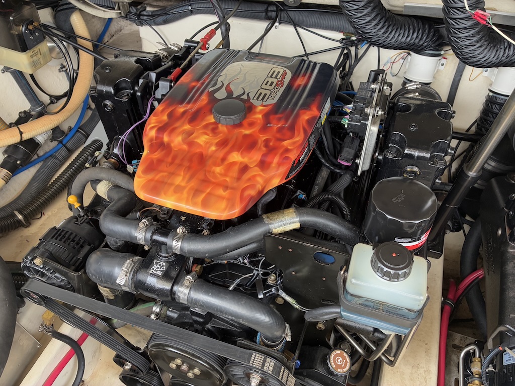 Boat image 10 - 2004 Formula 330 SS – Twin 383 MAG Strokers