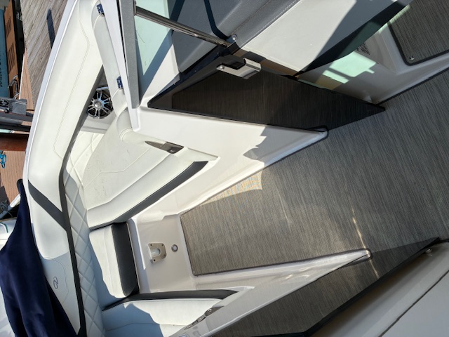 Boat image 10 - 2019 Regal 260 Bow Rider FasDeck