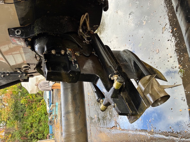 Boat image 4 - 2001 Trophy 2052 Walkaround