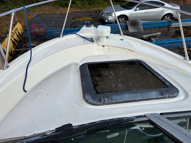 Boat image 6 - 2001 Trophy 2052 Walkaround