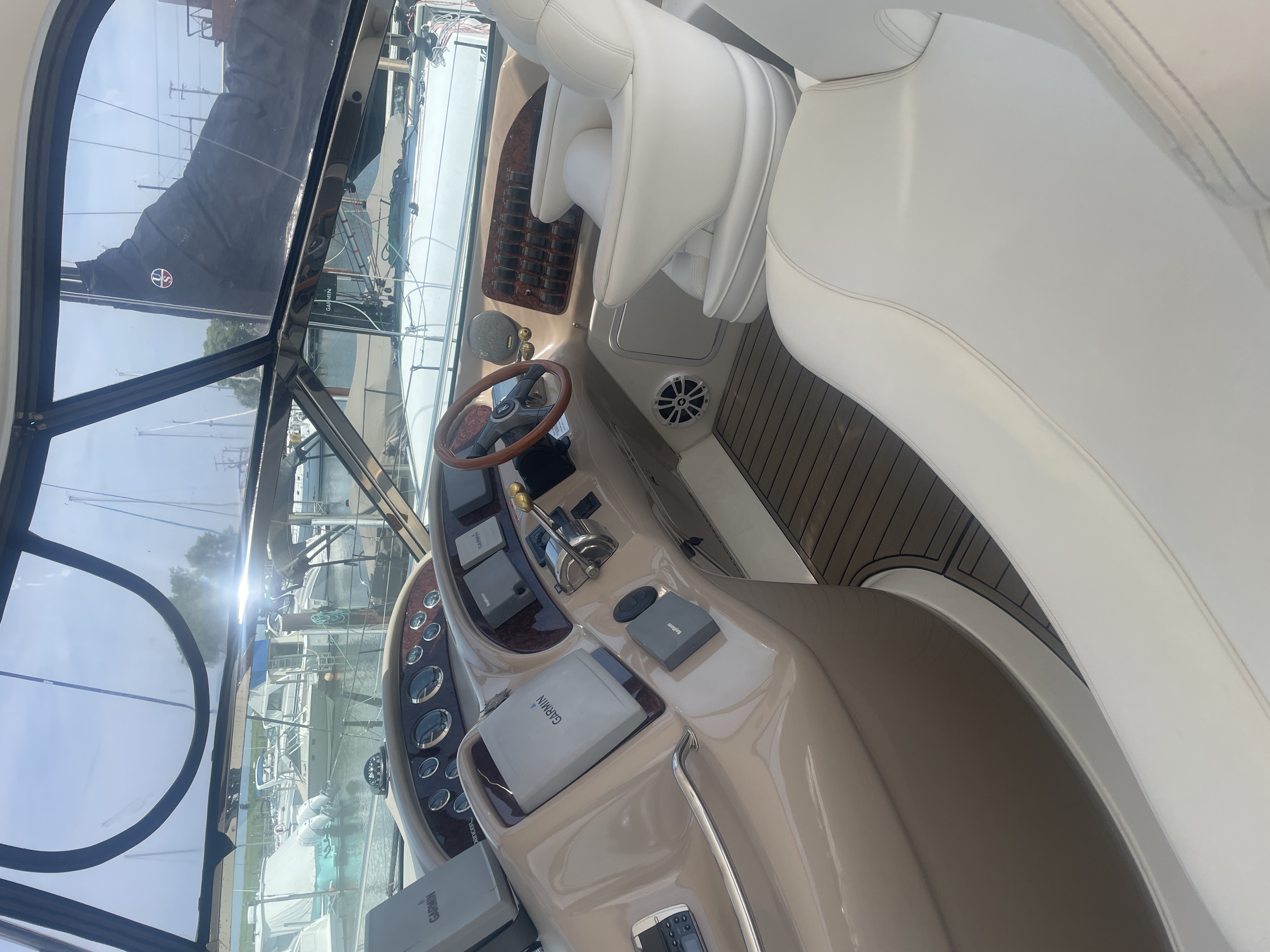 Boat image 2 - 2001 Sea Ray Sundancer 460