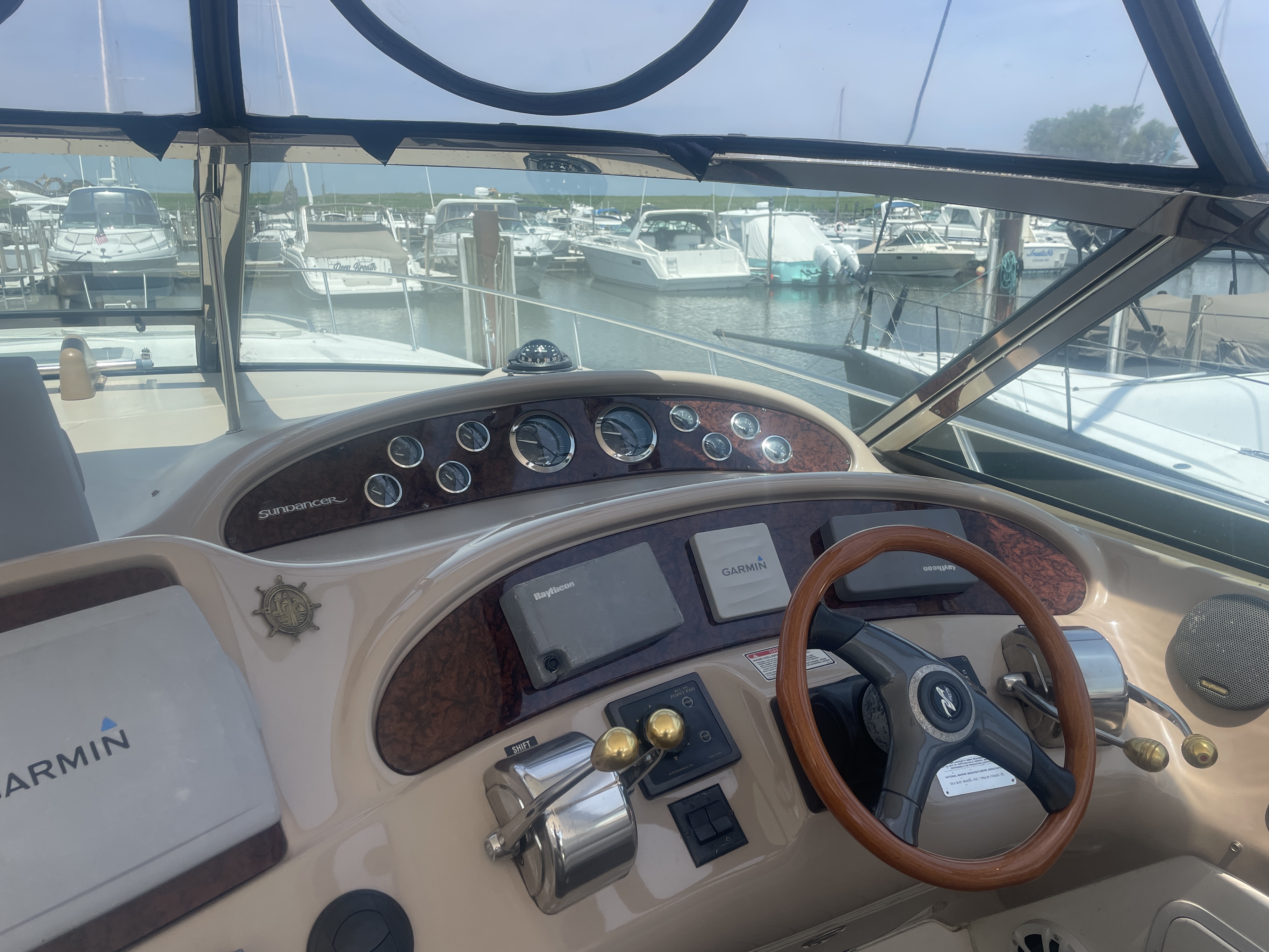 Boat image 3 - 2001 Sea Ray Sundancer 460