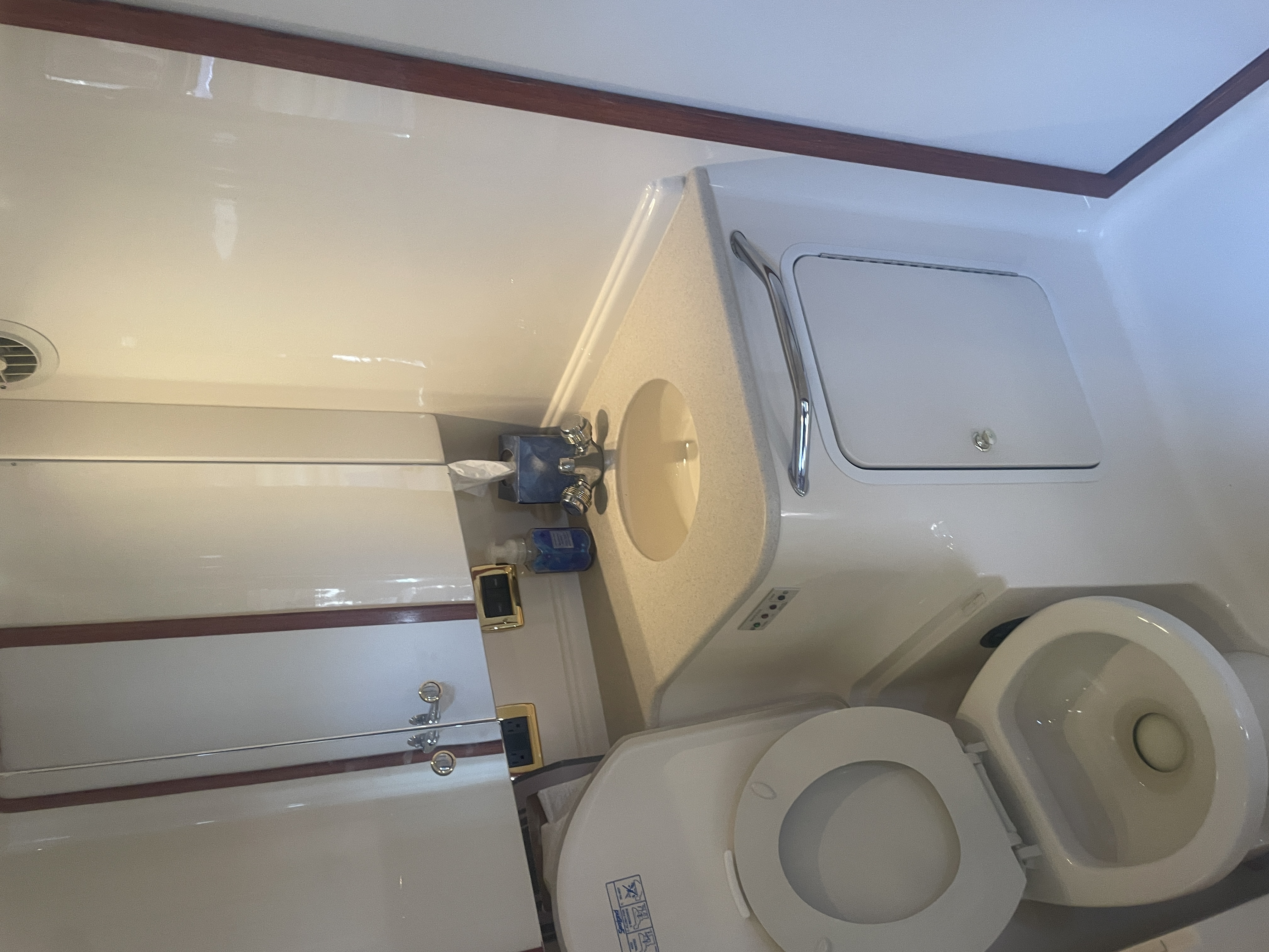Boat image 9 - 2001 Sea Ray Sundancer 460