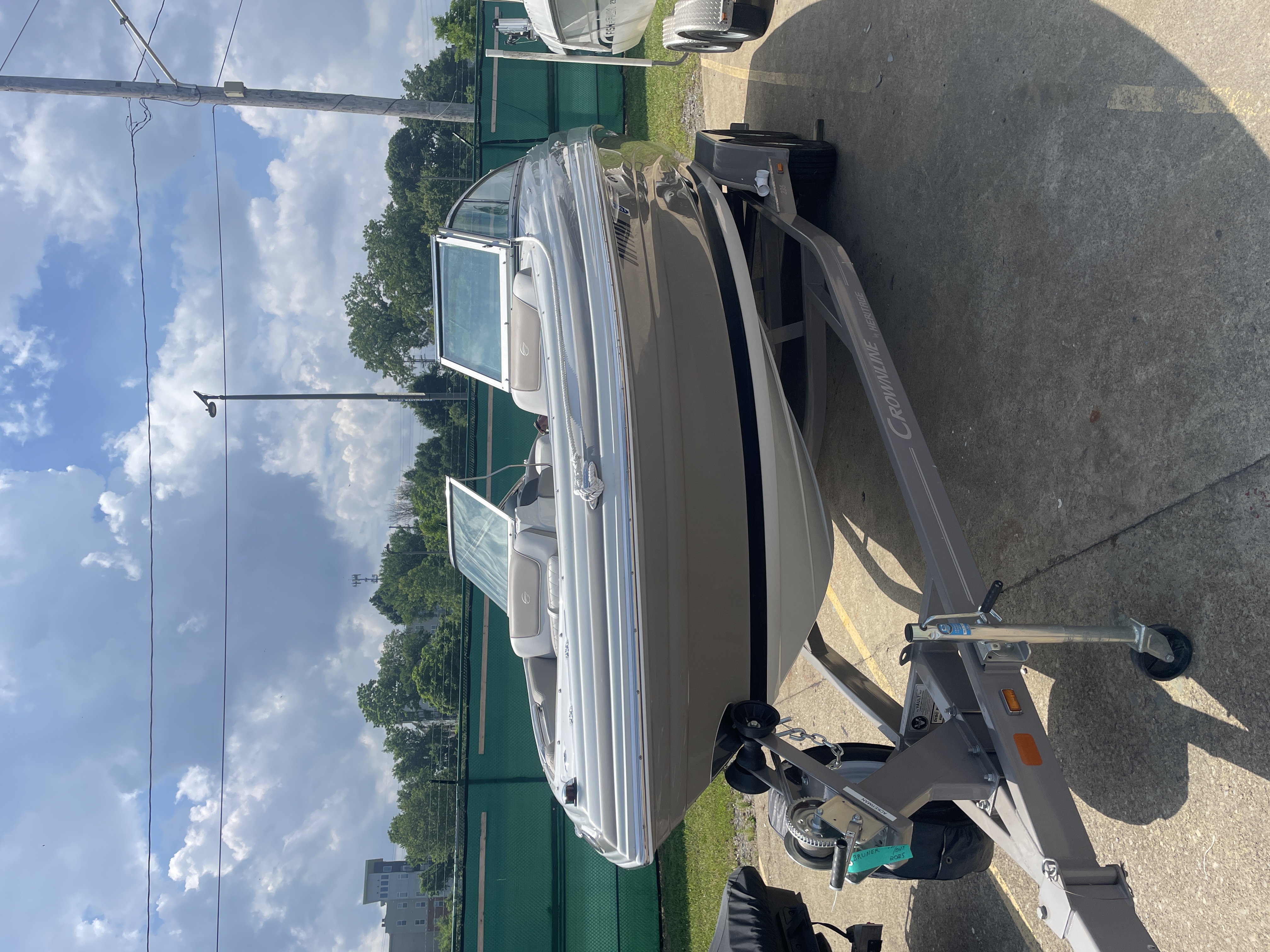 Boat image 1 - 2018 - Crownline - 235 SS Bow Rider