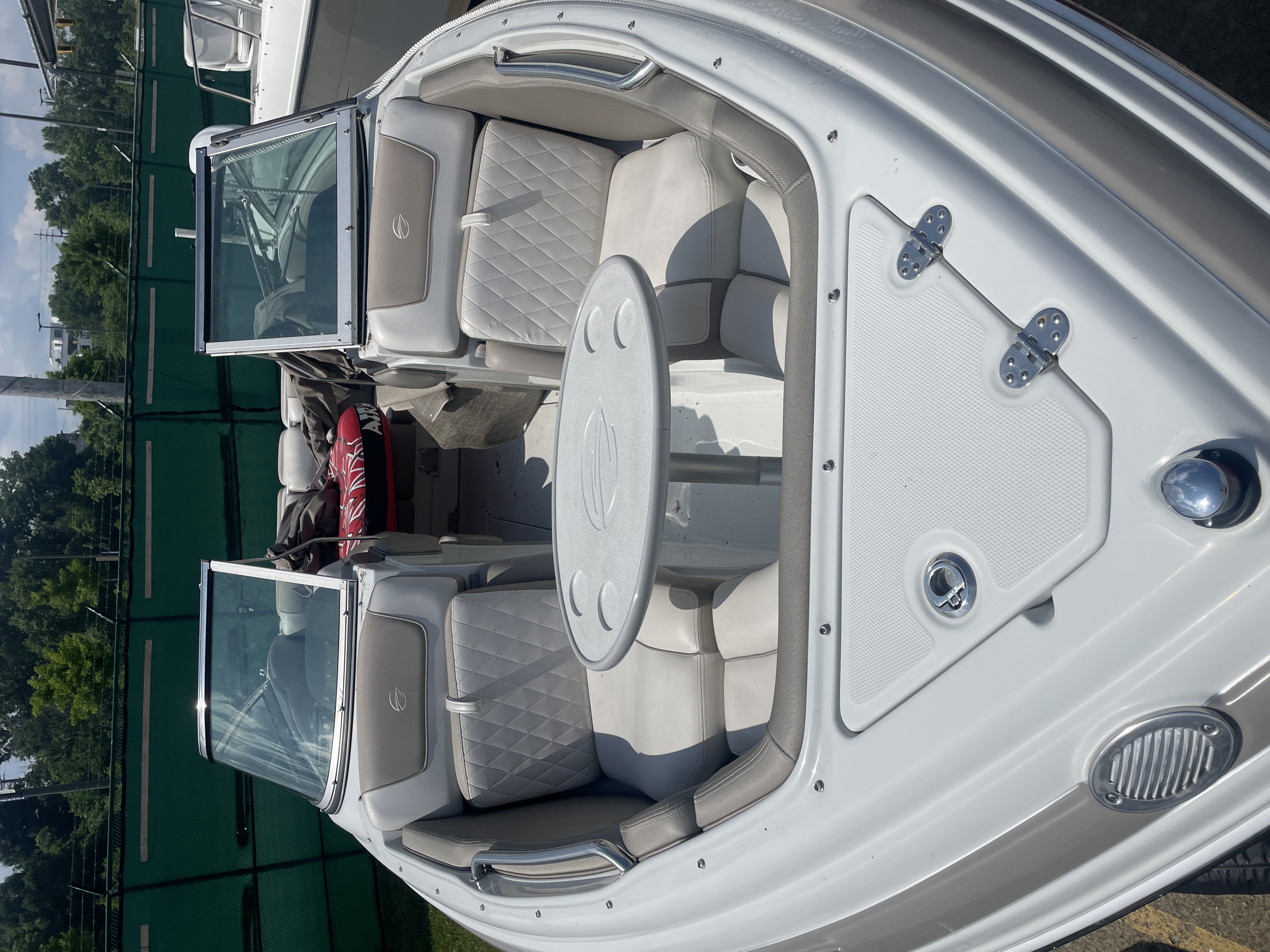 Boat image 3 - 2018 - Crownline - 235 SS Bow Rider
