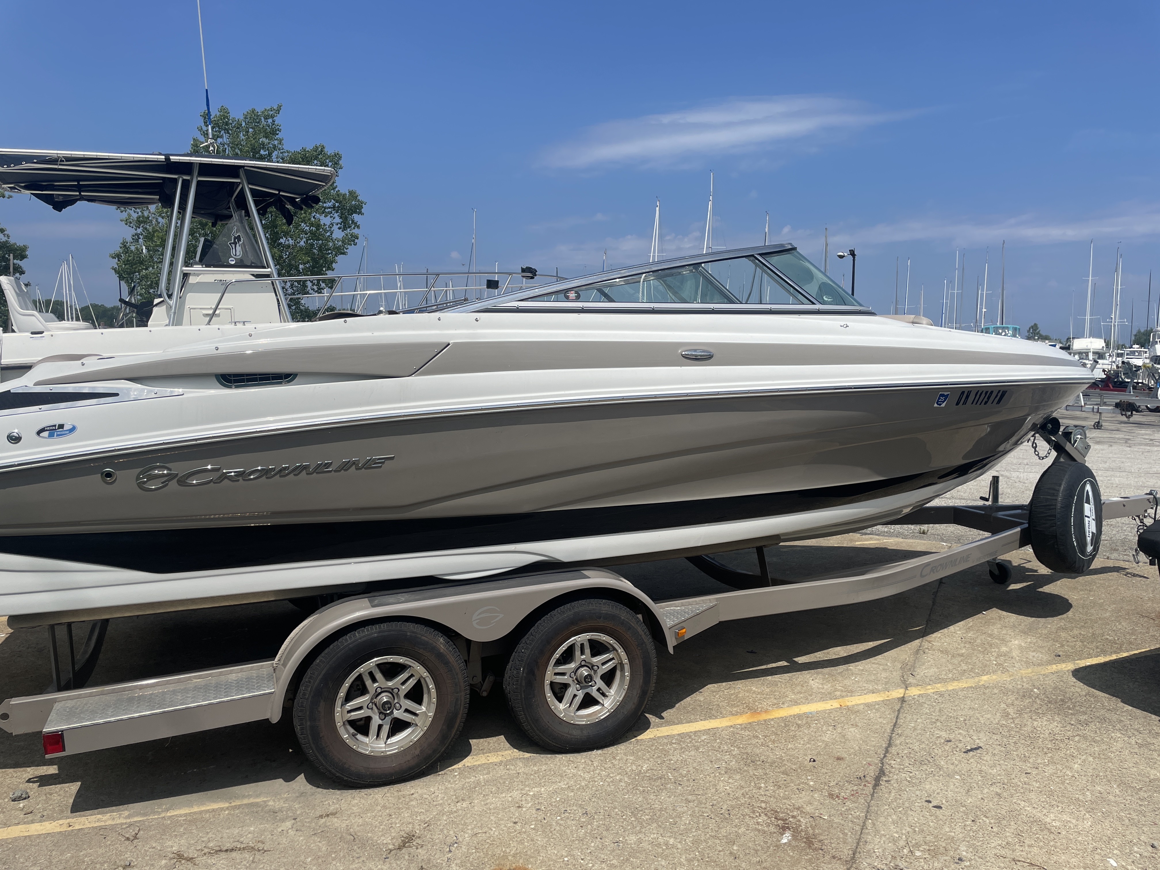 Boat image 4 - 2018 - Crownline - 235 SS Bow Rider