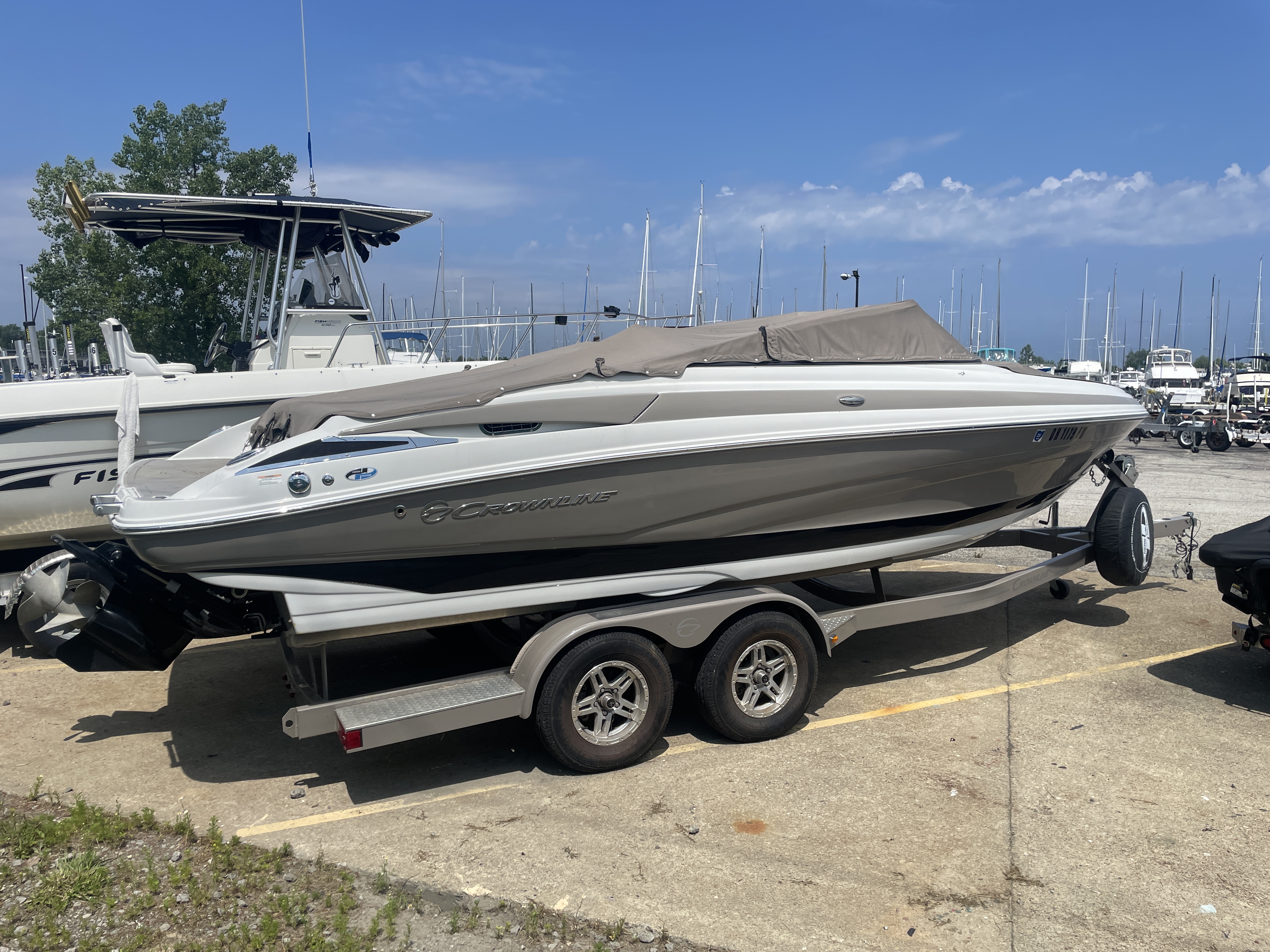 Boat image 8 - 2018 - Crownline - 235 SS Bow Rider