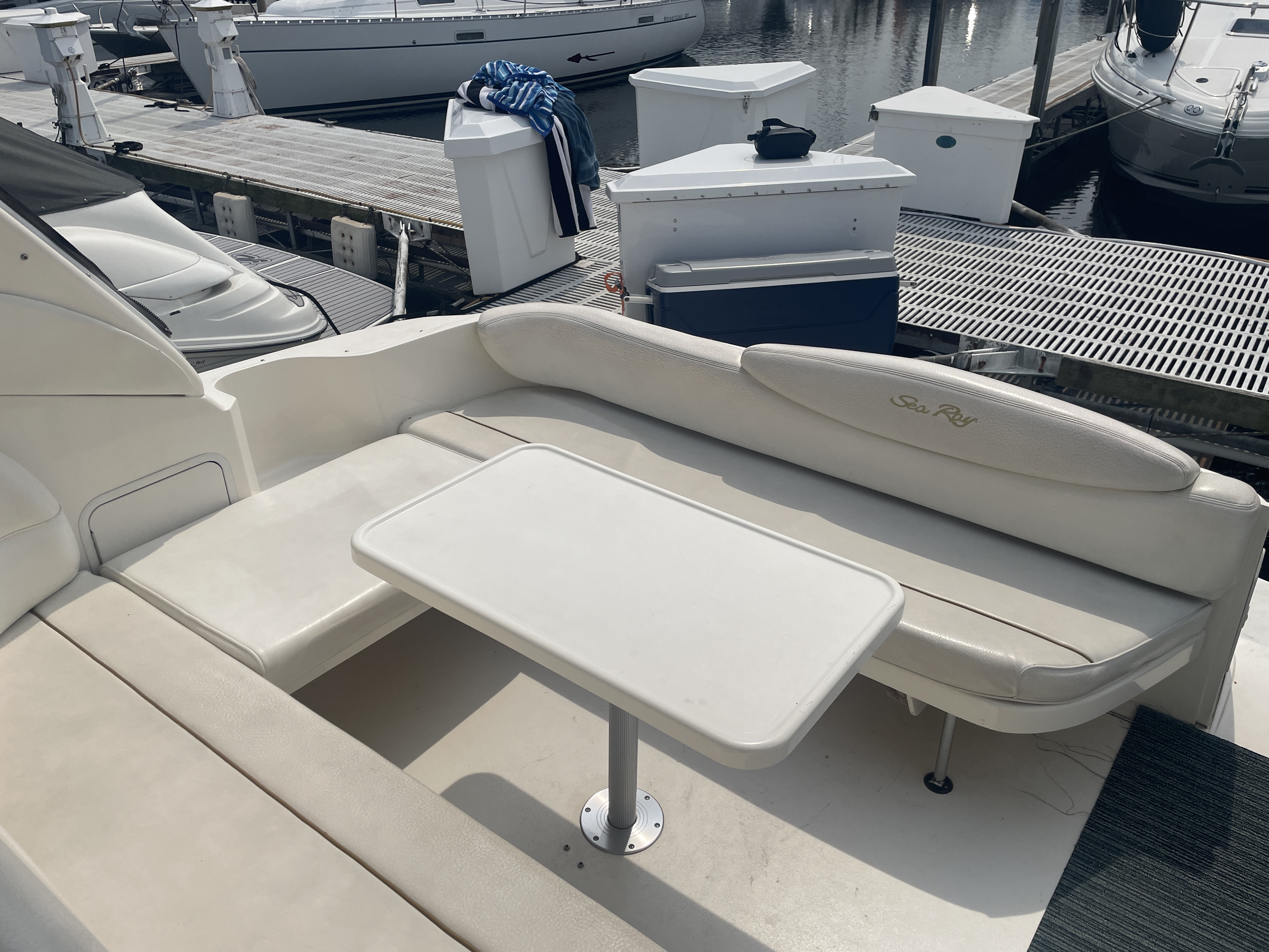 Boat image 4 - 1999 Sea Ray Sundancer 340