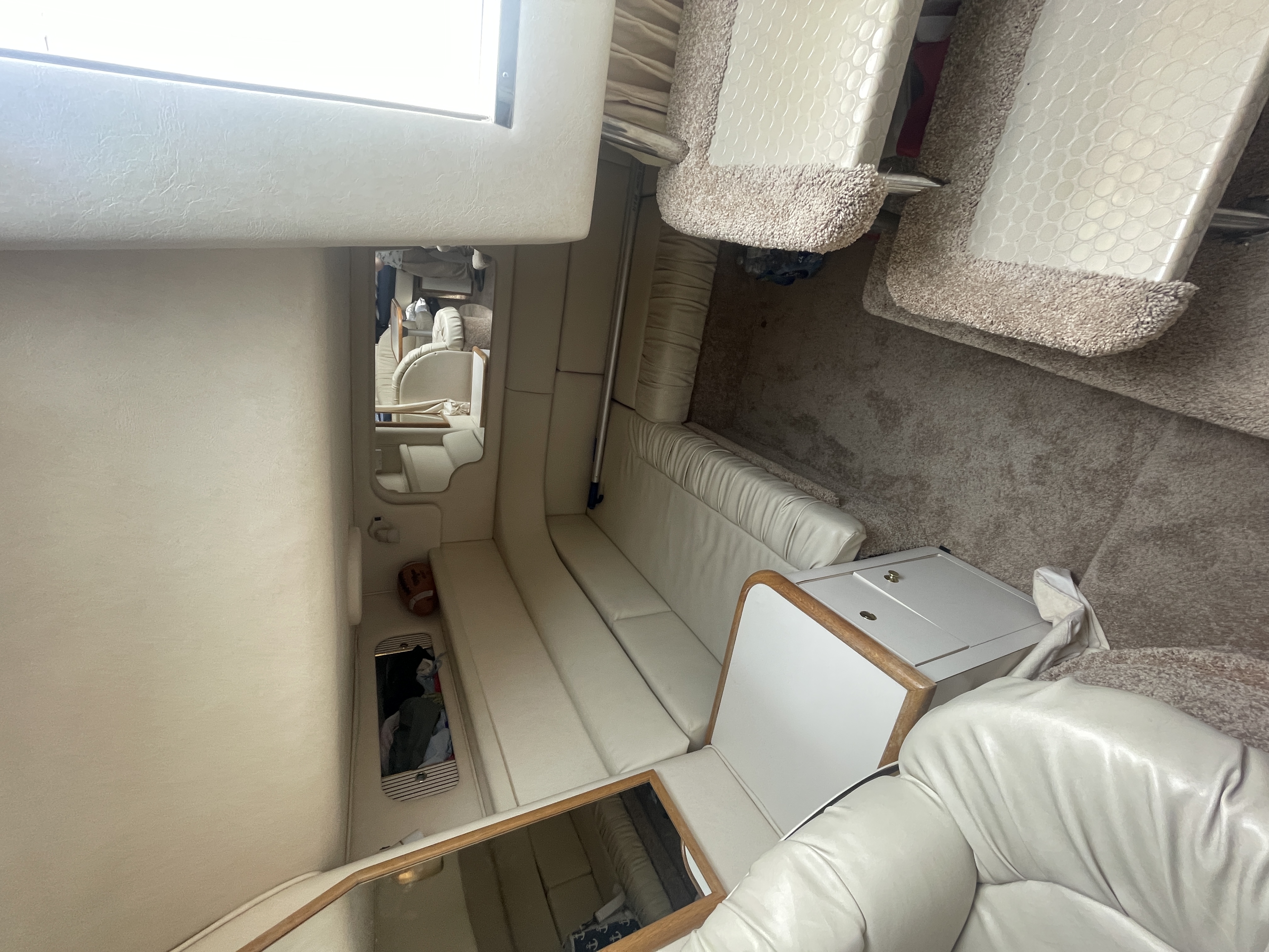 Boat image 15 - 1999 Sea Ray Sundancer 340